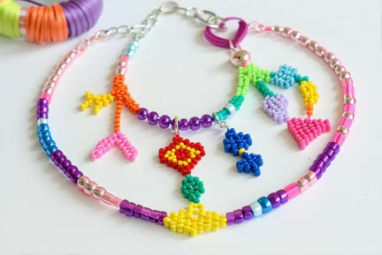 Porte-clés en perles : un atelier facile pour enfants